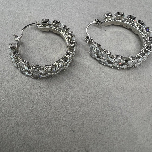 ARGOLLAS ELEGANTES PLATEADAS